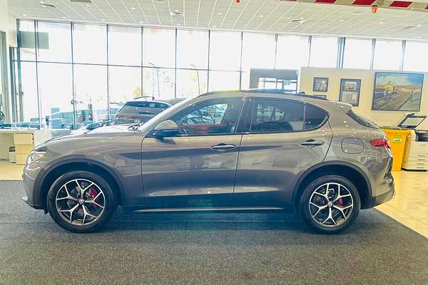 2017 Alfa Romeo Stelvio First Edition