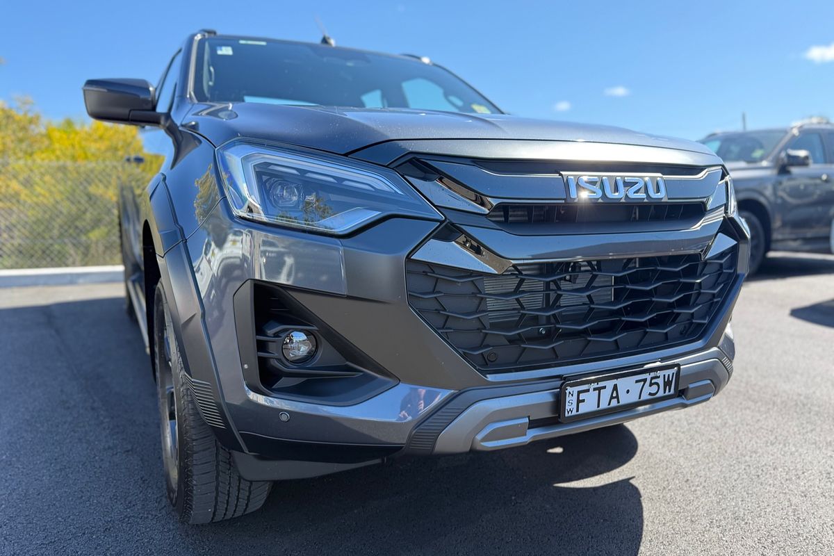 2025 Isuzu D-MAX X-TERRAIN 4X4