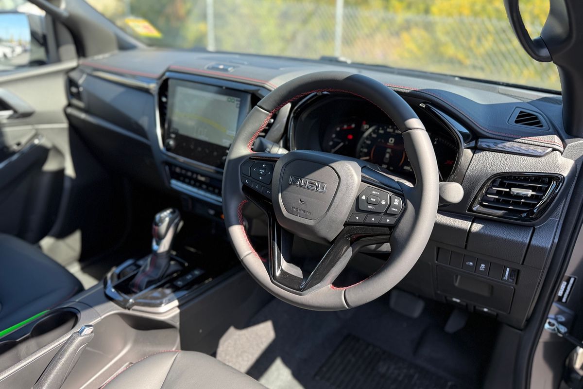 2025 Isuzu D-MAX X-TERRAIN 4X4