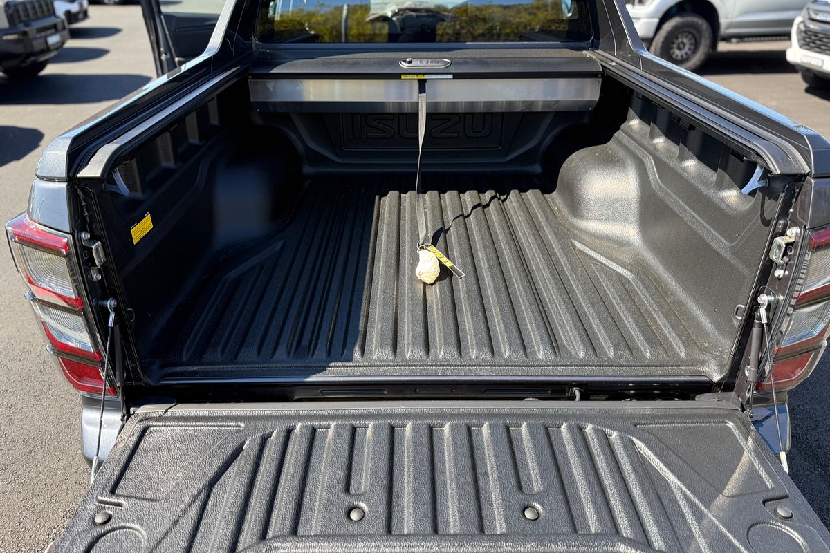 2025 Isuzu D-MAX X-TERRAIN 4X4