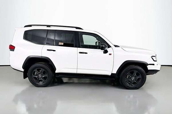 2023 Toyota Landcruiser GR Sport FJA300R