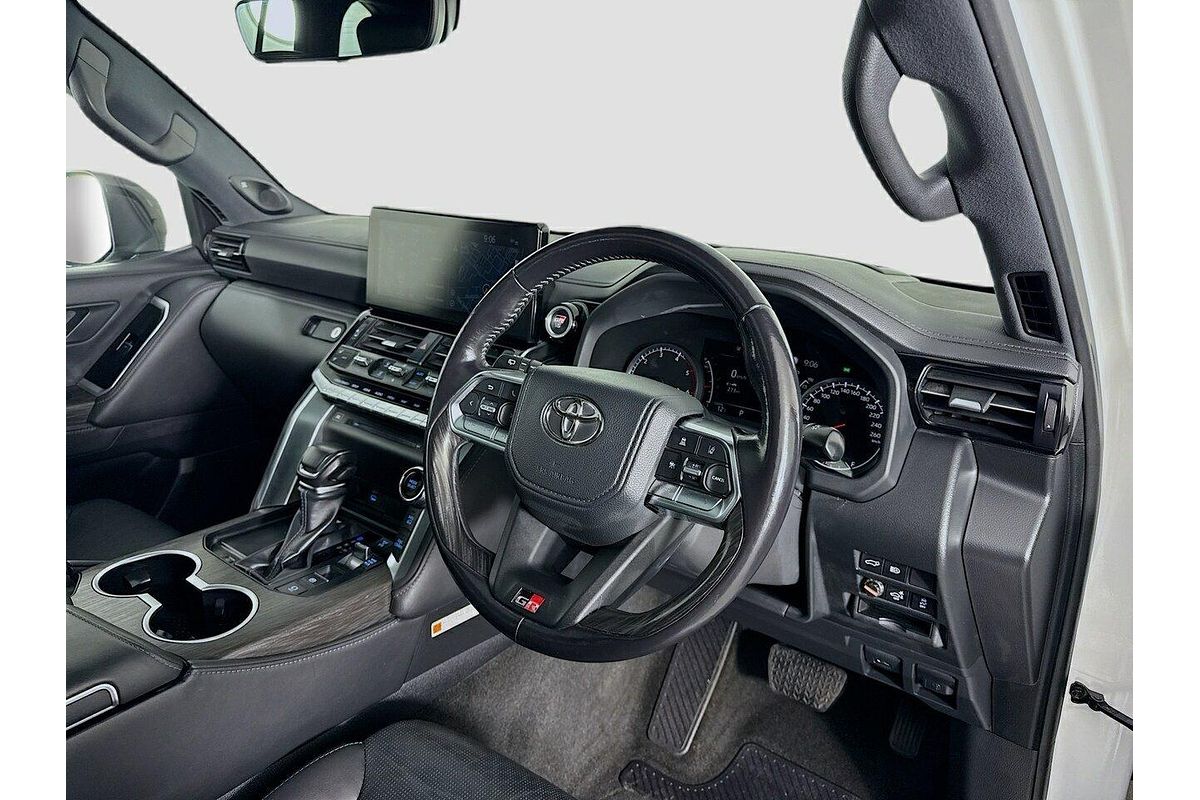 2023 Toyota Landcruiser GR Sport FJA300R