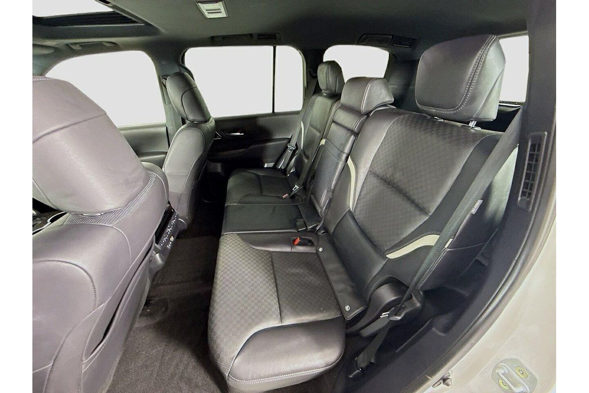 2023 Toyota Landcruiser GR Sport FJA300R