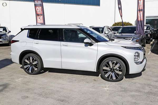 2025 Mitsubishi Outlander Exceed ZM