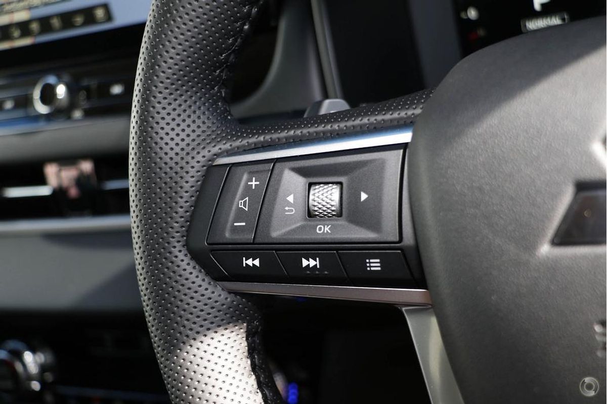 2025 Mitsubishi Outlander Exceed ZM