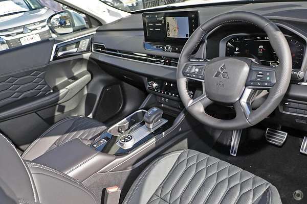 2025 Mitsubishi Outlander Exceed ZM