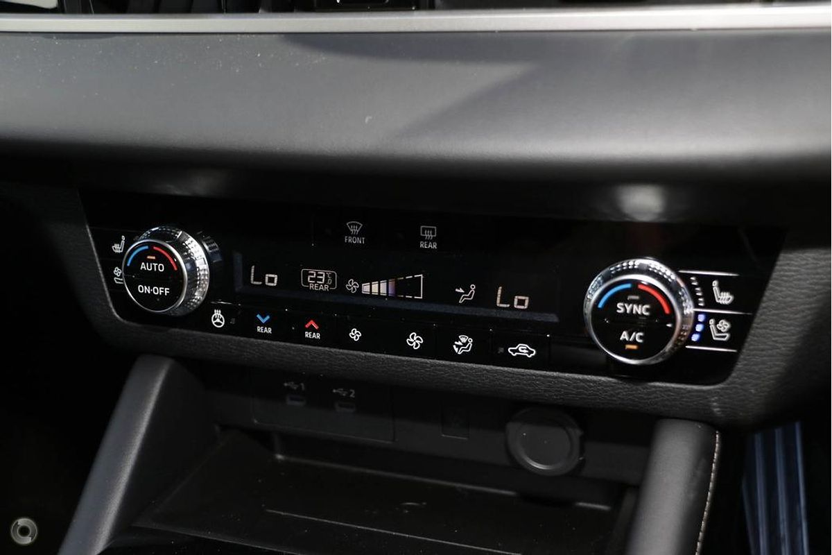 2025 Mitsubishi Outlander Exceed ZM