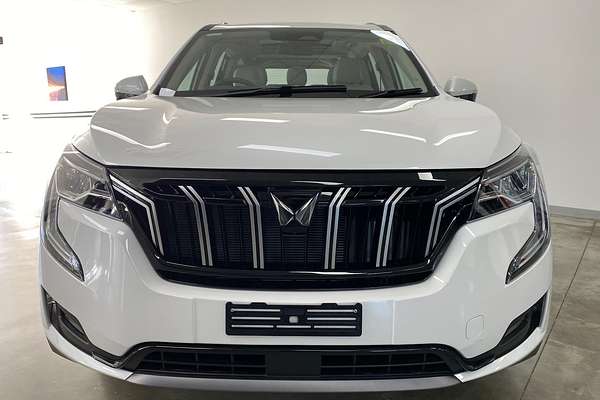 2024 Mahindra XUV700 AX7L