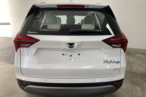 2024 Mahindra XUV700 AX7L