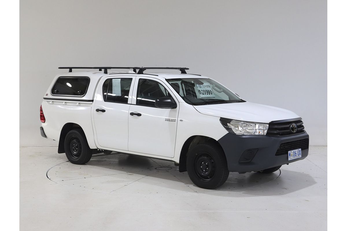 Hilux 4x2 Workmate 2.7L Petrol Manual Double Cab 2U82860 001