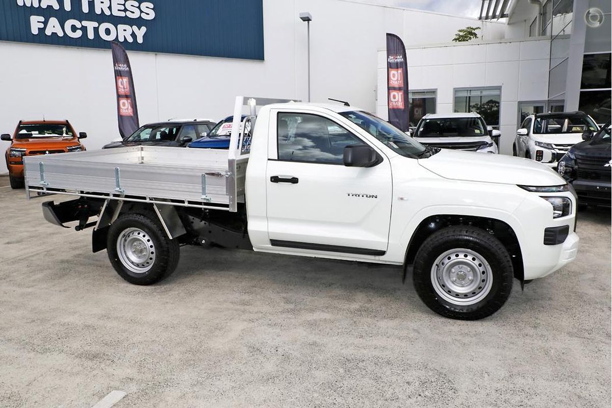 2025 Mitsubishi Triton GLX MV 4X4