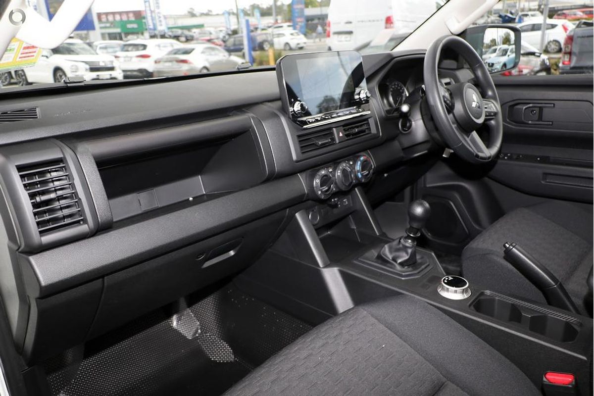 2025 Mitsubishi Triton GLX MV 4X4