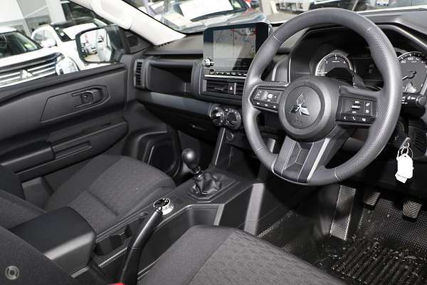 2025 Mitsubishi Triton GLX MV 4X4