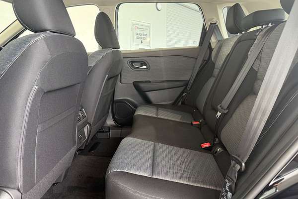 2025 Nissan X-TRAIL ST T33
