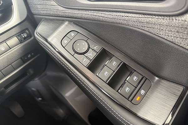 2025 Nissan X-TRAIL ST T33
