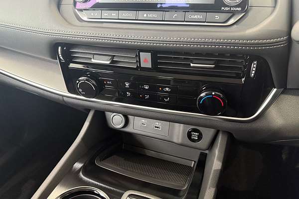 2025 Nissan X-TRAIL ST T33