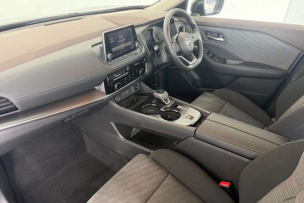 2025 Nissan X-TRAIL ST T33