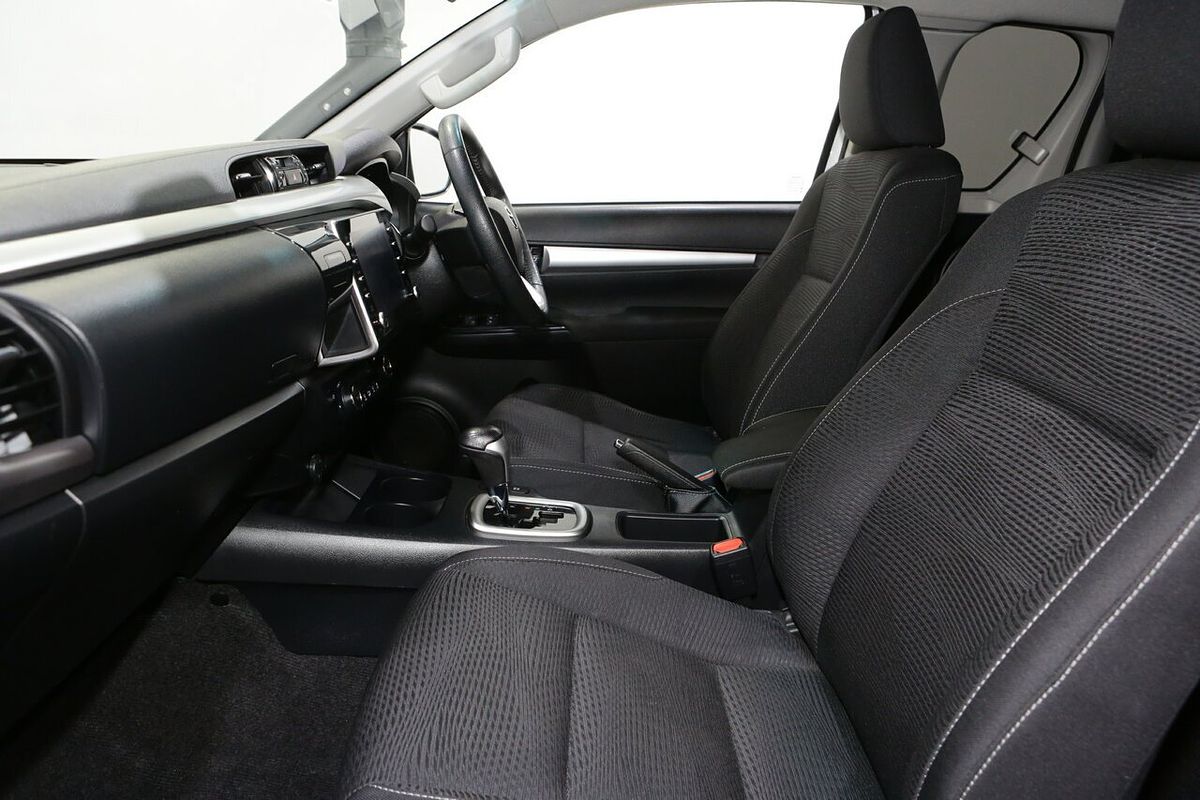 2021 Toyota Hilux SR5 GUN126R 4X4
