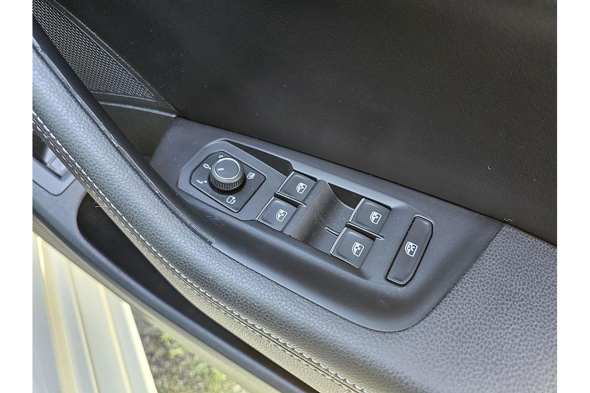 2017 Volkswagen Passat 206TSI R-Line B8