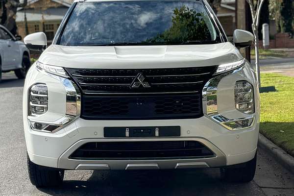 2024 Mitsubishi Outlander PHEV Exceed ZM