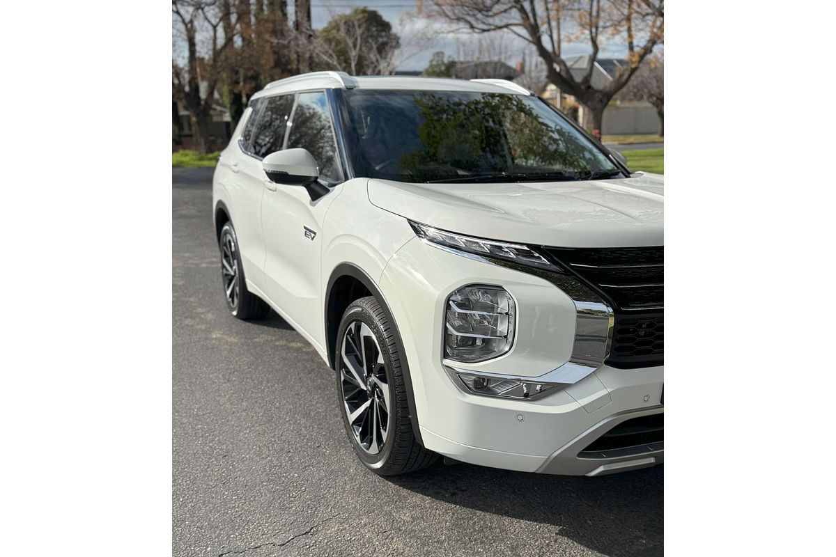 2024 Mitsubishi Outlander PHEV Exceed ZM