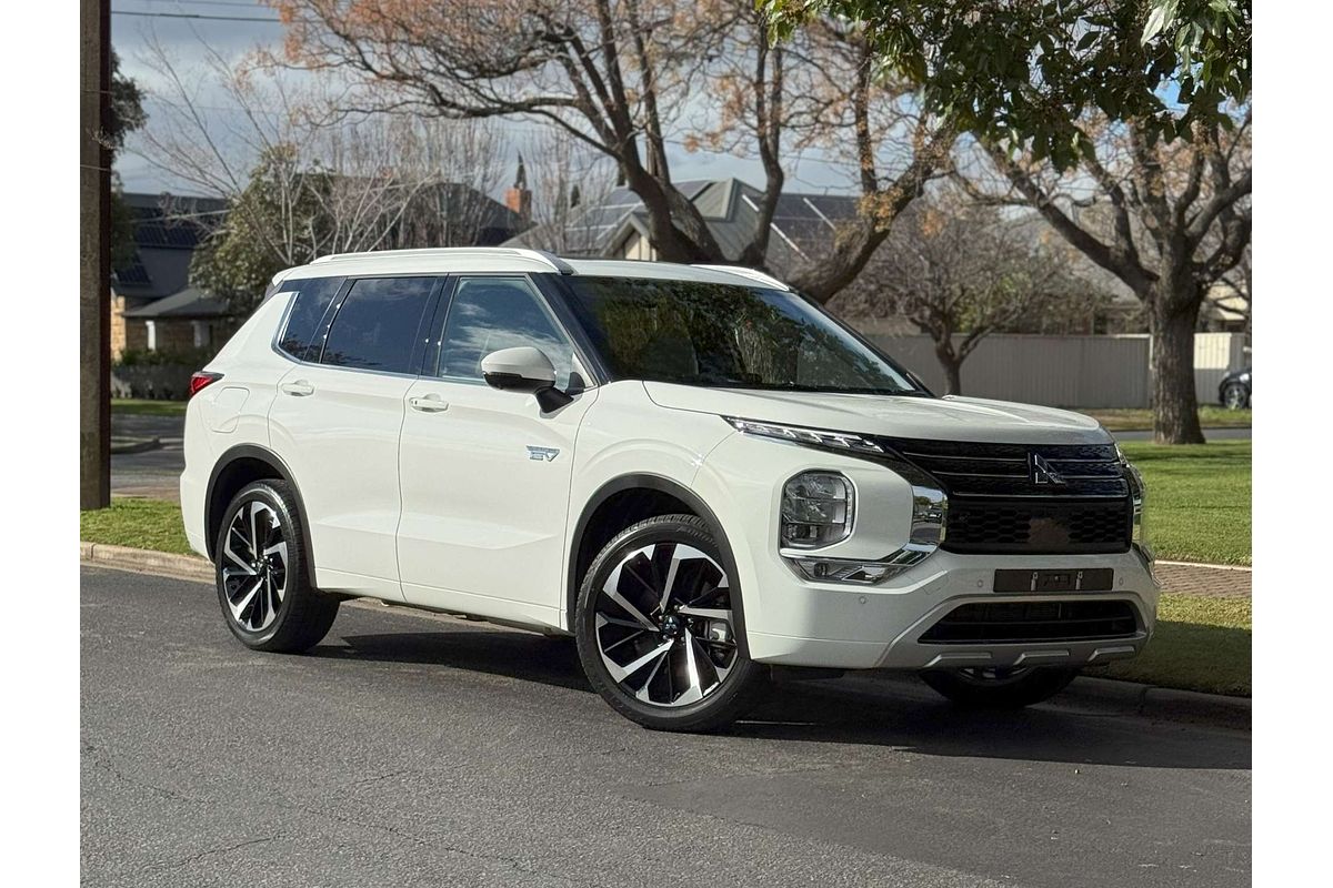 2024 Mitsubishi Outlander PHEV Exceed ZM
