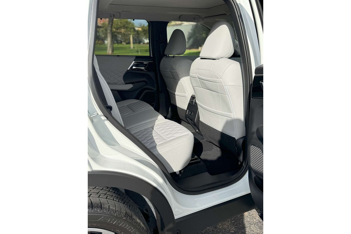 2024 Mitsubishi Outlander PHEV Exceed ZM