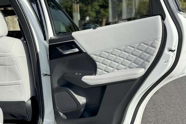 2024 Mitsubishi Outlander PHEV Exceed ZM