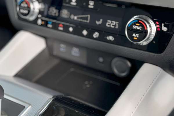2024 Mitsubishi Outlander PHEV Exceed ZM