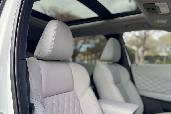 2024 Mitsubishi Outlander PHEV Exceed ZM