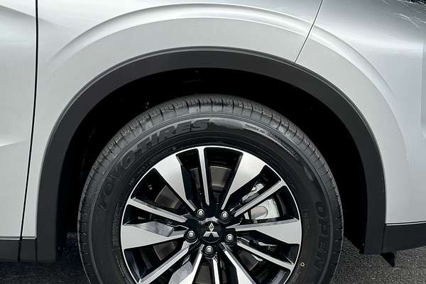 2025 Mitsubishi Outlander LS ZM