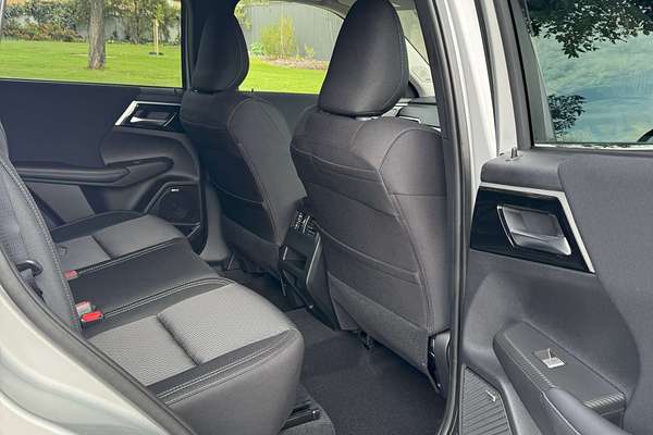 2025 Mitsubishi Outlander LS ZM