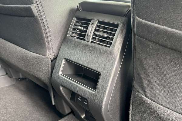 2025 Mitsubishi Outlander LS ZM