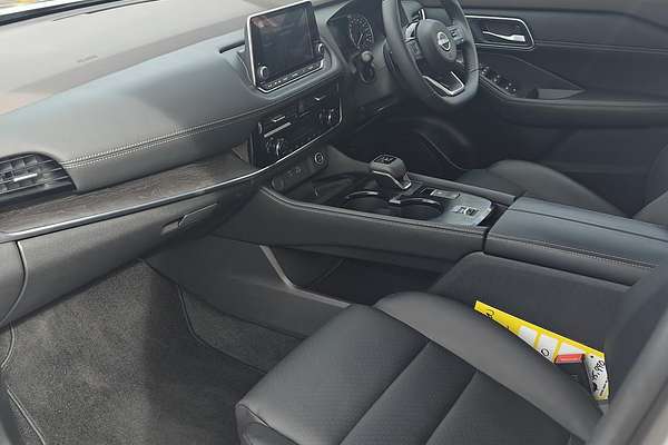 2024 Nissan X-TRAIL ST-L T33