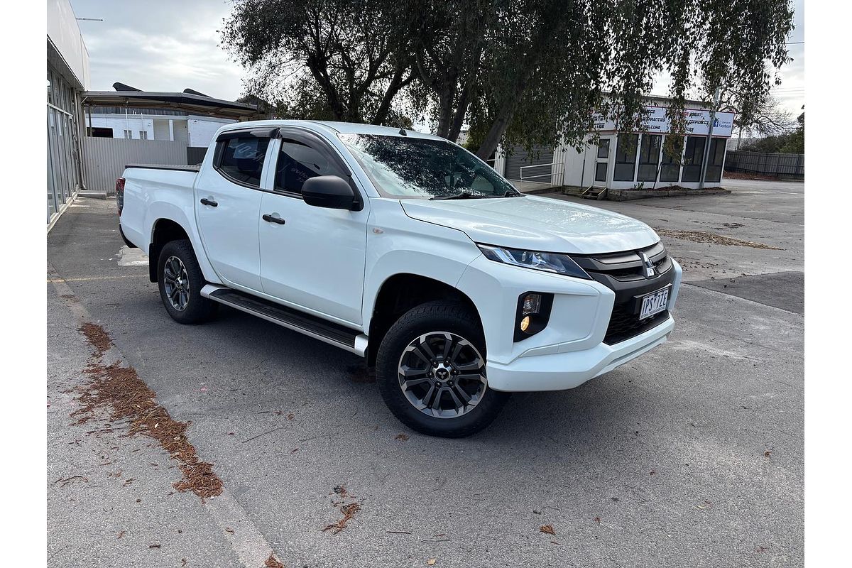 2019 Mitsubishi Triton GLX MR 4X4