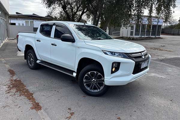 2019 Mitsubishi Triton GLX MR 4X4