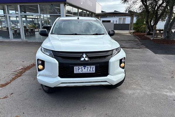 2019 Mitsubishi Triton GLX MR 4X4
