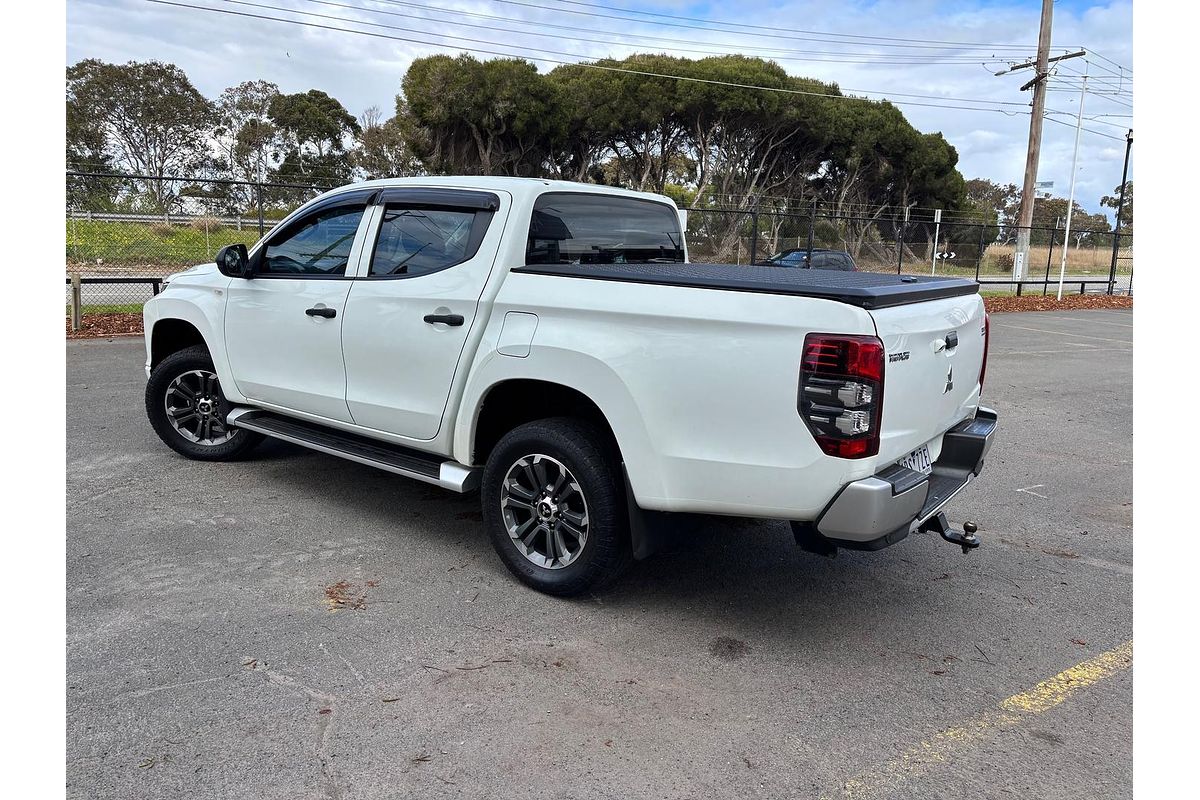 2019 Mitsubishi Triton GLX MR 4X4