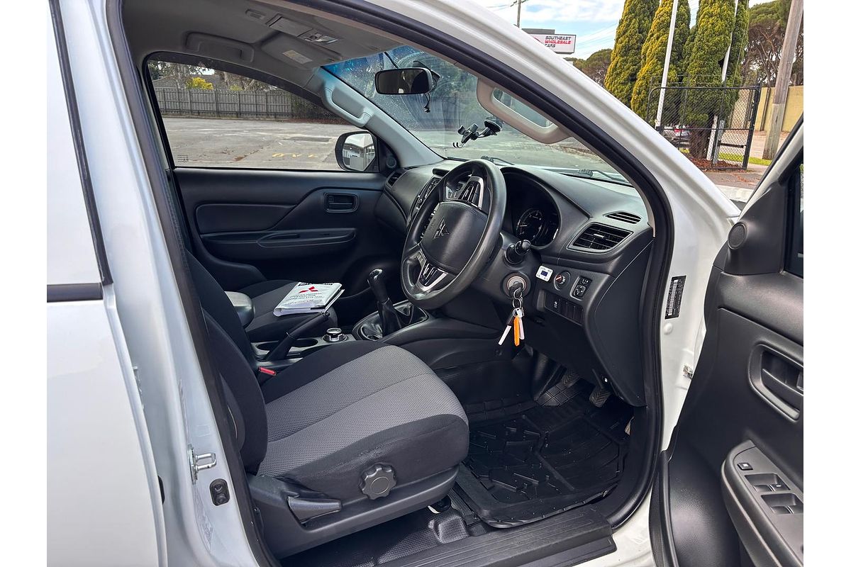 2019 Mitsubishi Triton GLX MR 4X4