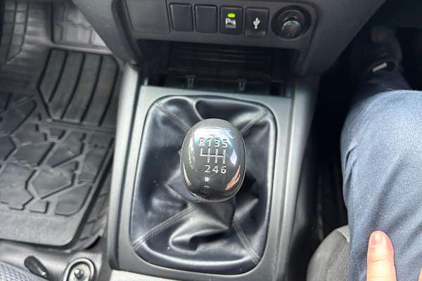 2019 Mitsubishi Triton GLX MR 4X4