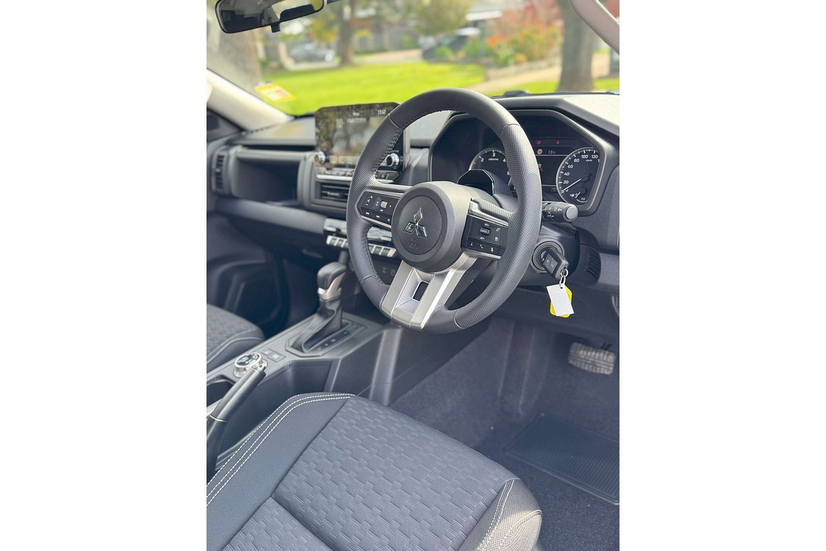 2025 Mitsubishi Triton GLX-R MV 4X4