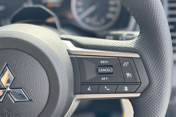 2025 Mitsubishi Triton GLX-R MV 4X4