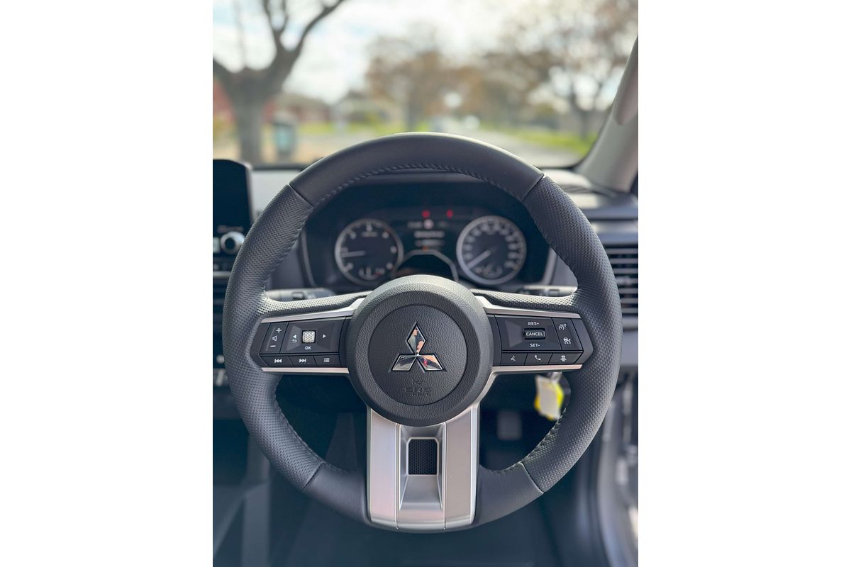 2025 Mitsubishi Triton GLX-R MV 4X4