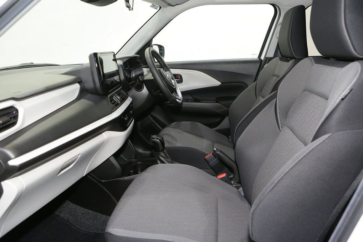 2025 Suzuki Swift Hybrid Plus UZ