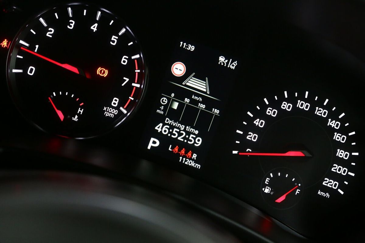 2025 Suzuki Swift Hybrid Plus UZ