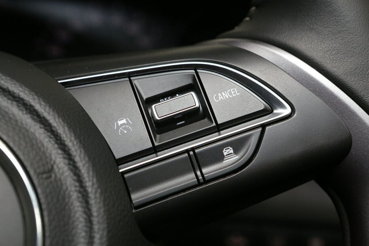 2025 Suzuki Swift Hybrid Plus UZ
