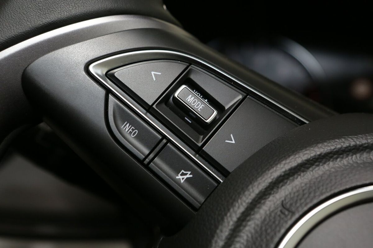 2025 Suzuki Swift Hybrid Plus UZ