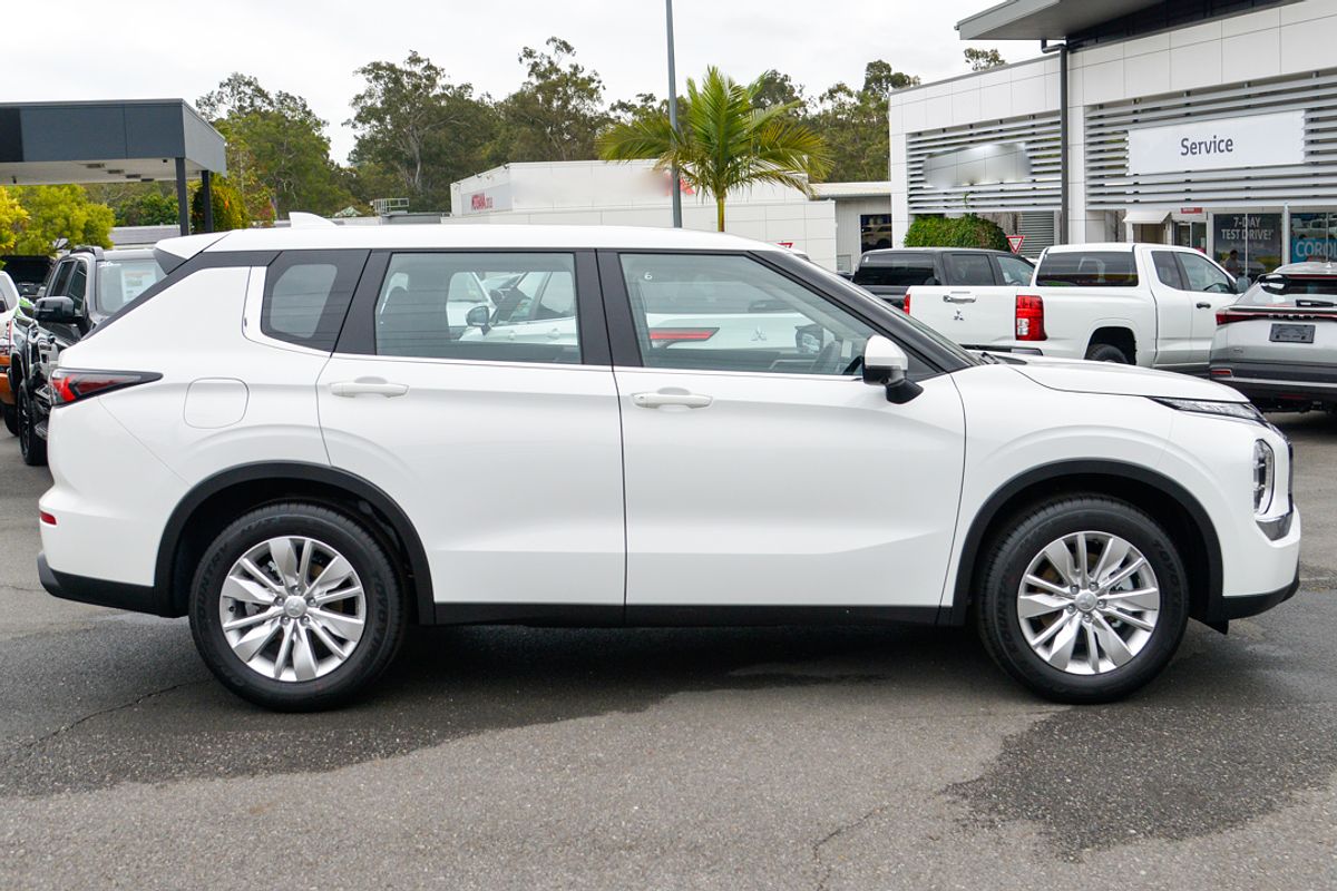 2025 Mitsubishi Outlander ES ZM