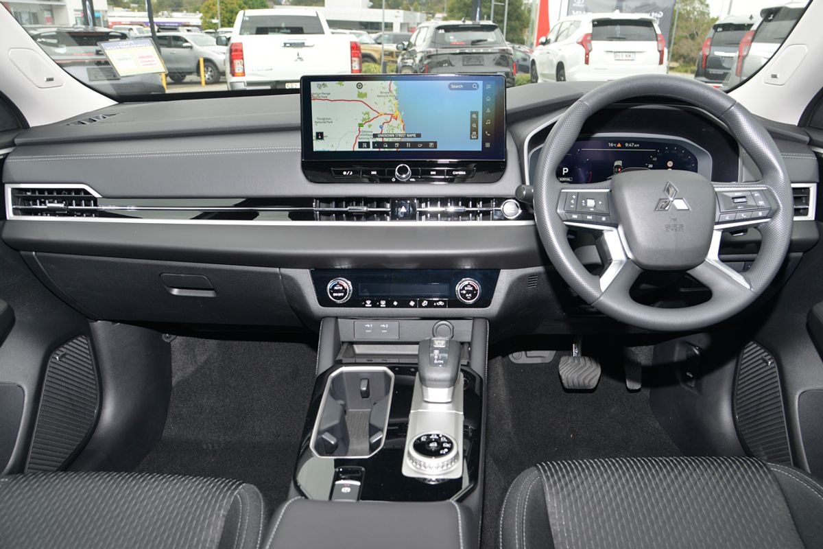 2025 Mitsubishi Outlander ES ZM