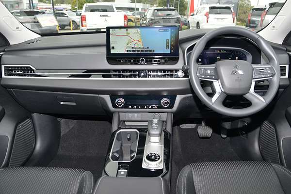 2025 Mitsubishi Outlander ES ZM